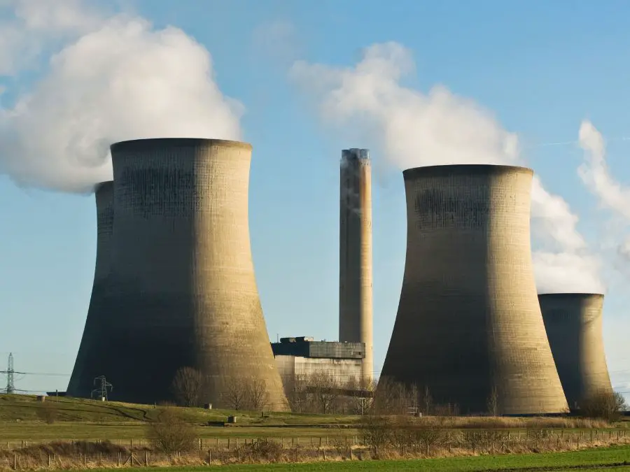 pros and cons about nuclear energy